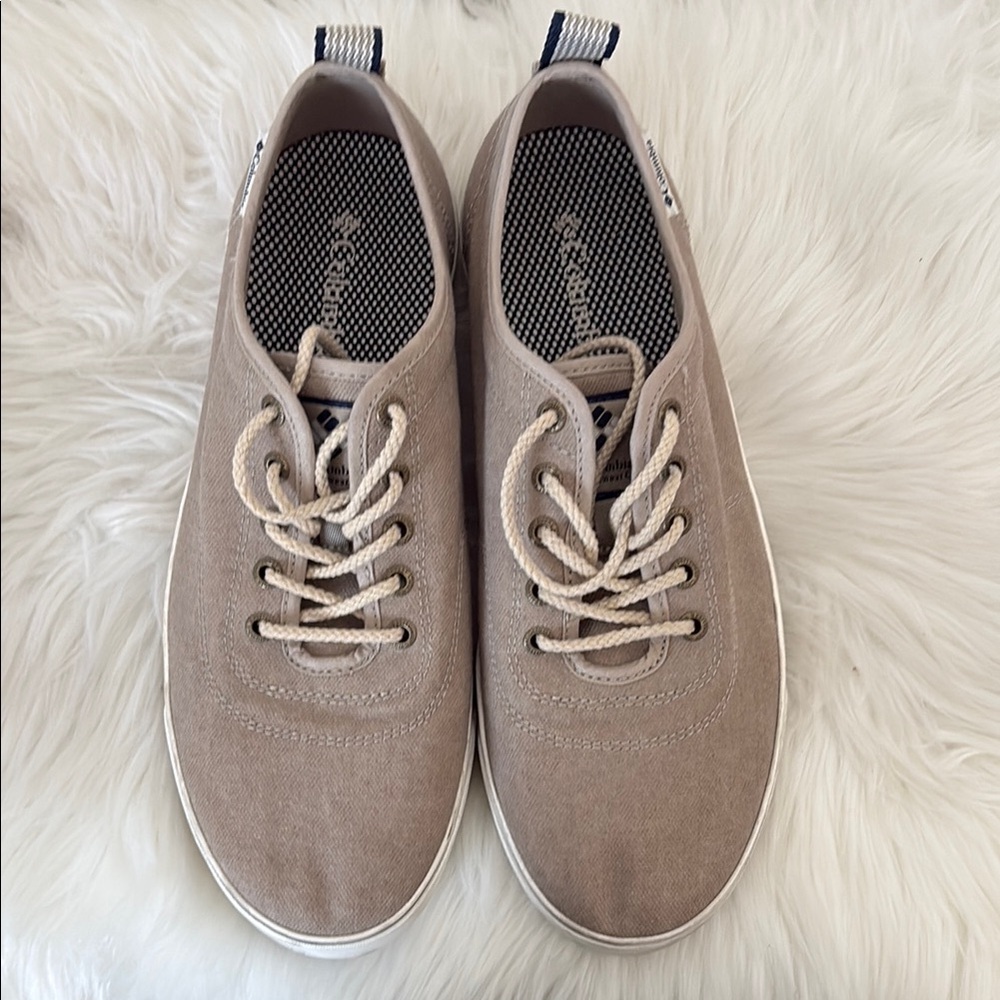 Columbia Casual Tan Canvas Sneakers. 10.5